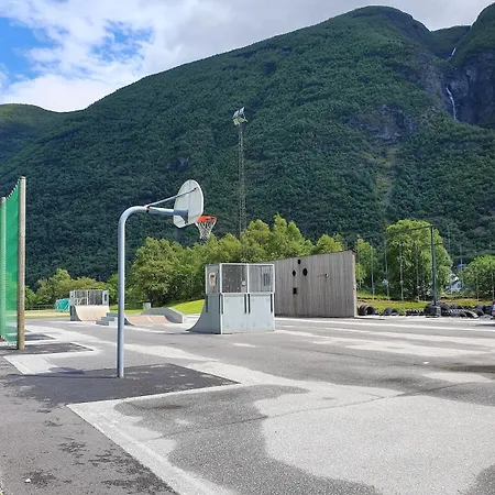 Scenic Riverside * Årdalstangen